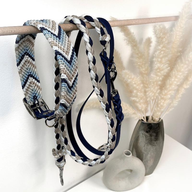 Verleihen Sie Ihrem Hund mit dem handgeknüpften Boho-Halsband „Arrow“ einen einzigartigen Look! Das trendige Chevron-Muster sorgt für Stil und Komfort – ideal für modebewusste Vierbeiner!