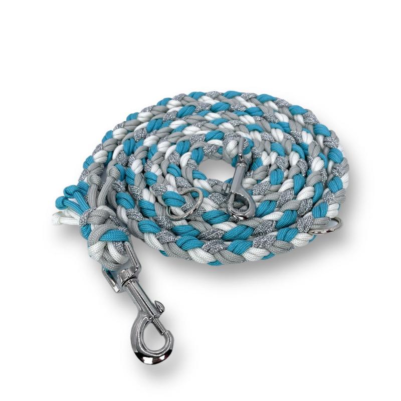 Robuste Hundeleine aus Paracord, ideal für Outdoor-Aktivitäten, mit rutschfestem Griff und verstellbarer Länge für optimalen Komfort und Sicherheit.