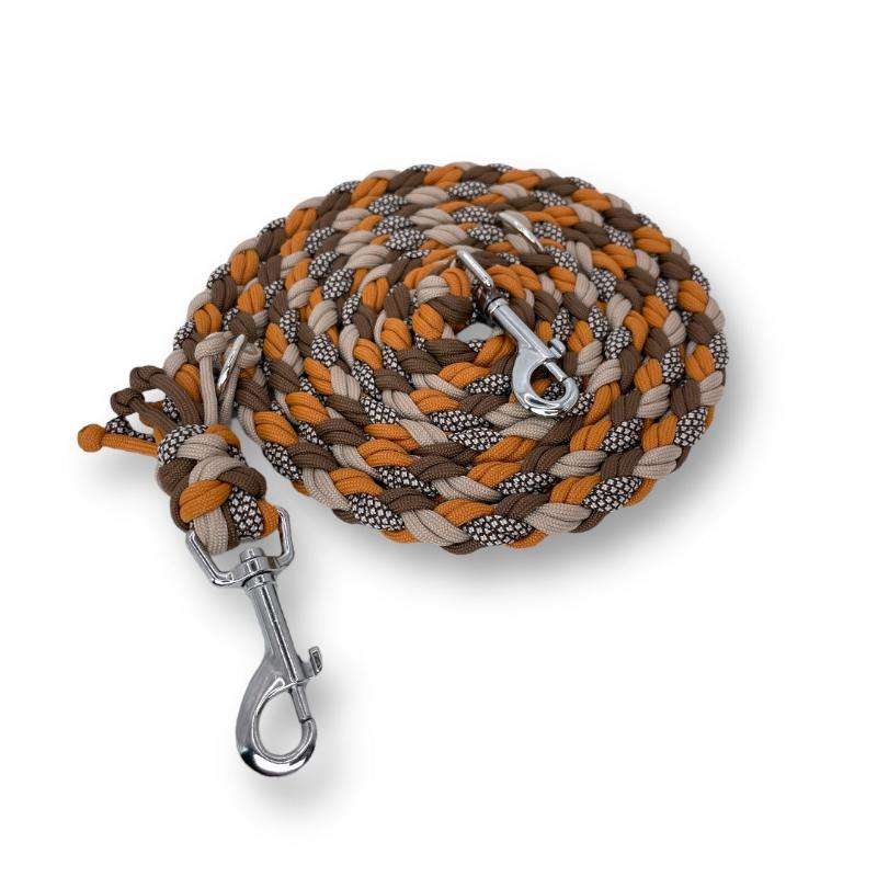 Robuste Hundeleine aus Paracord, ideal für Outdoor-Aktivitäten, mit rutschfestem Griff und verstellbarer Länge für optimalen Komfort und Sicherheit.