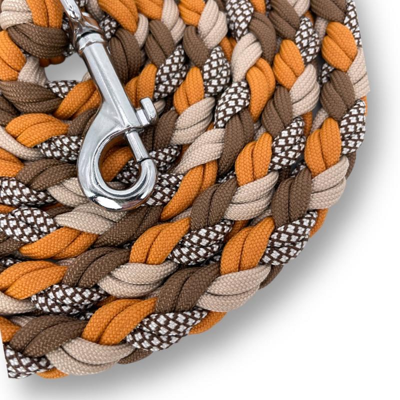 Robuste Hundeleine aus Paracord, ideal für Outdoor-Aktivitäten, mit rutschfestem Griff und verstellbarer Länge für optimalen Komfort und Sicherheit.